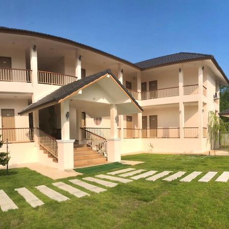 แหลมงอบเฮาส์ Laemngob House Laem Ngop Exterior foto