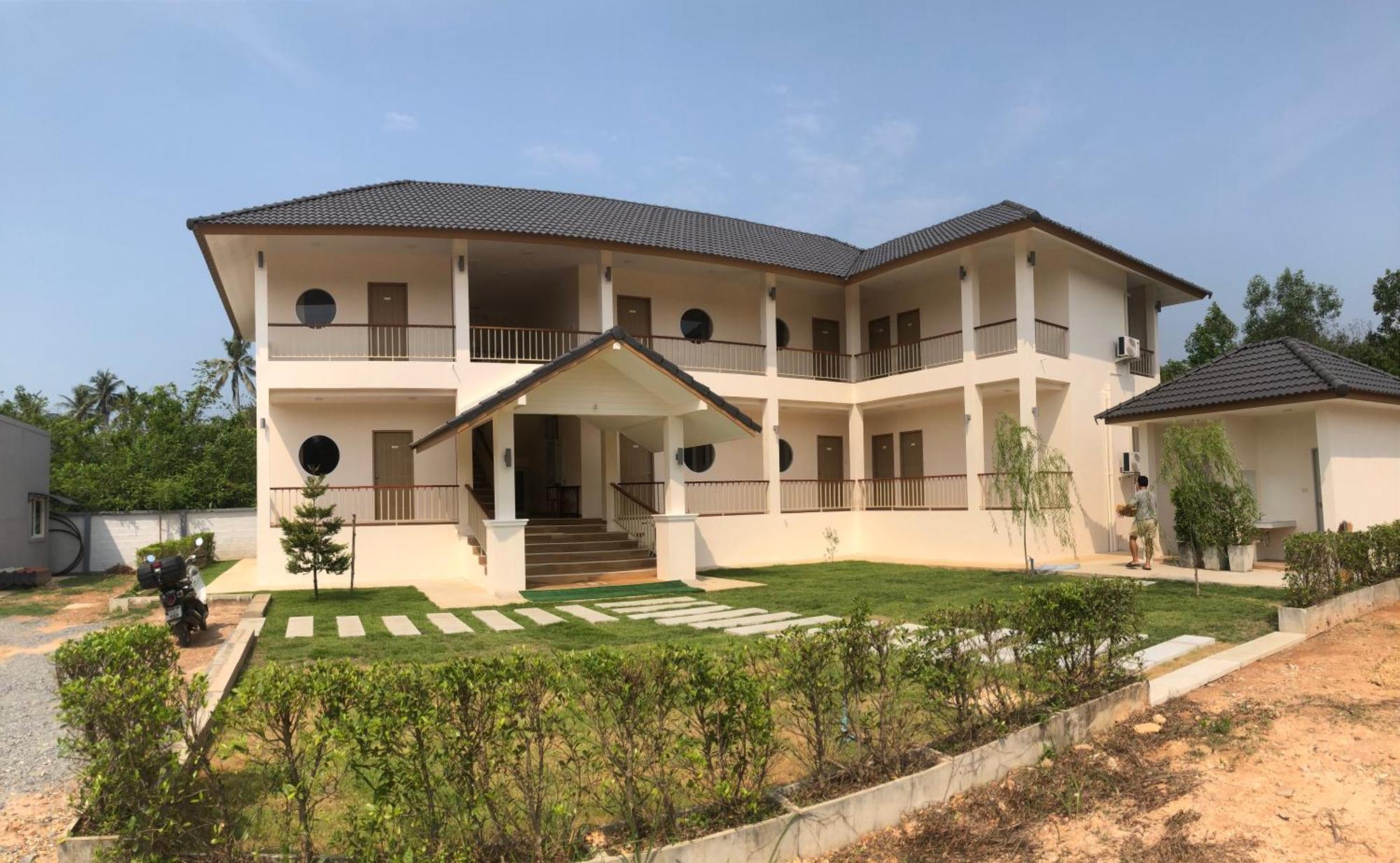 แหลมงอบเฮาส์ Laemngob House Laem Ngop Exterior foto